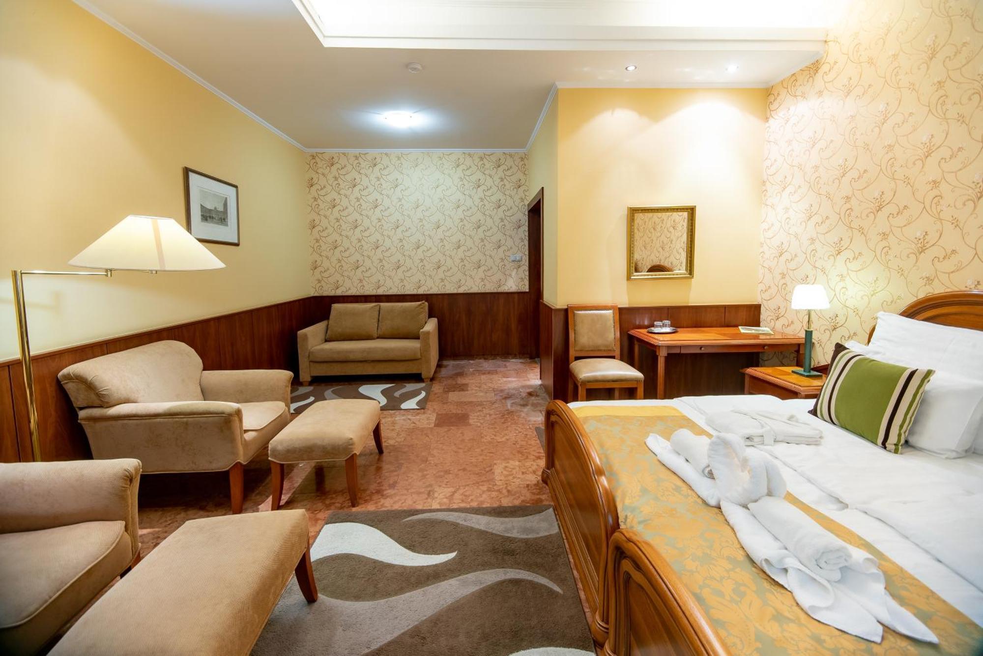 Nyerges Hotel Termal Superior Monor Exteriér fotografie